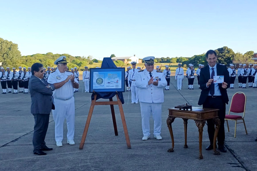 Autoridades participaron de la ceremonia de matasellado