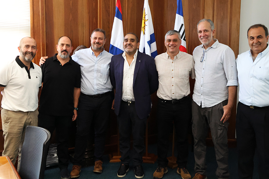 Bonfrisco junto a asesores del Directorio